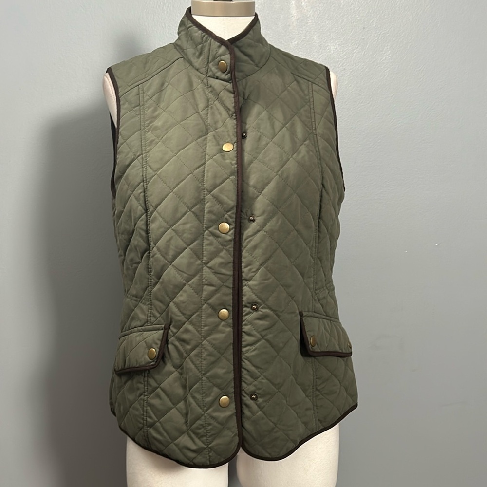 G.H. Bass & Co. Green Quilted Vest Snap Closure size M